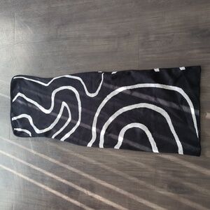 Elegant Black and White Strapless Dress